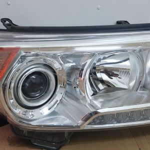 Headlight v8 200 series