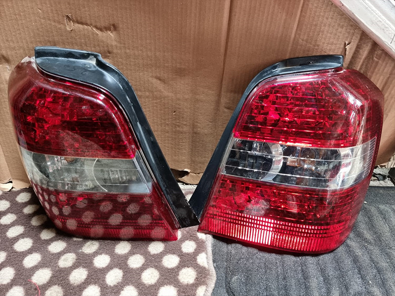 TAIL LIGHT TOYOTA KLUGER 2005