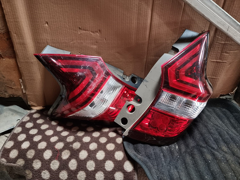 TAIL LIGHT NISSAN NOTE NEW