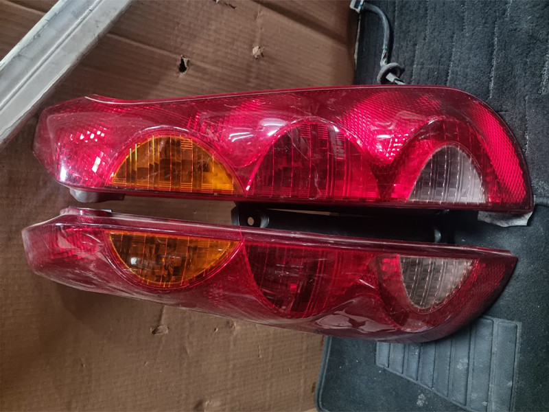 TAIL LIGHT NISSAN NOTE OLD MODEL