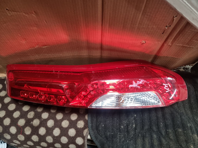 TAIL LIGHT NISSAN EXTRAIL NT31