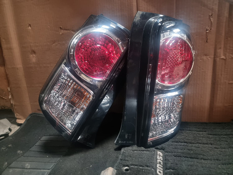 TAIL LIGHT NISSAN NOTE OLD MODEL